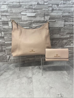 Michael Kors Sienna Large Pebble Leather Hobo & Matching Wallet Pale Pink